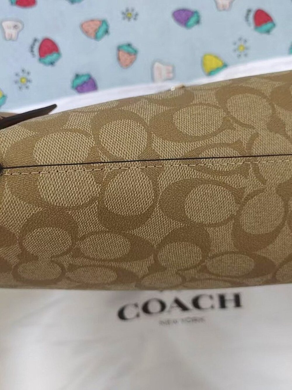 Classic Coach Hobo Bag in Beige Signature Canvas Tan Leather Trim - Picture 3 of 10